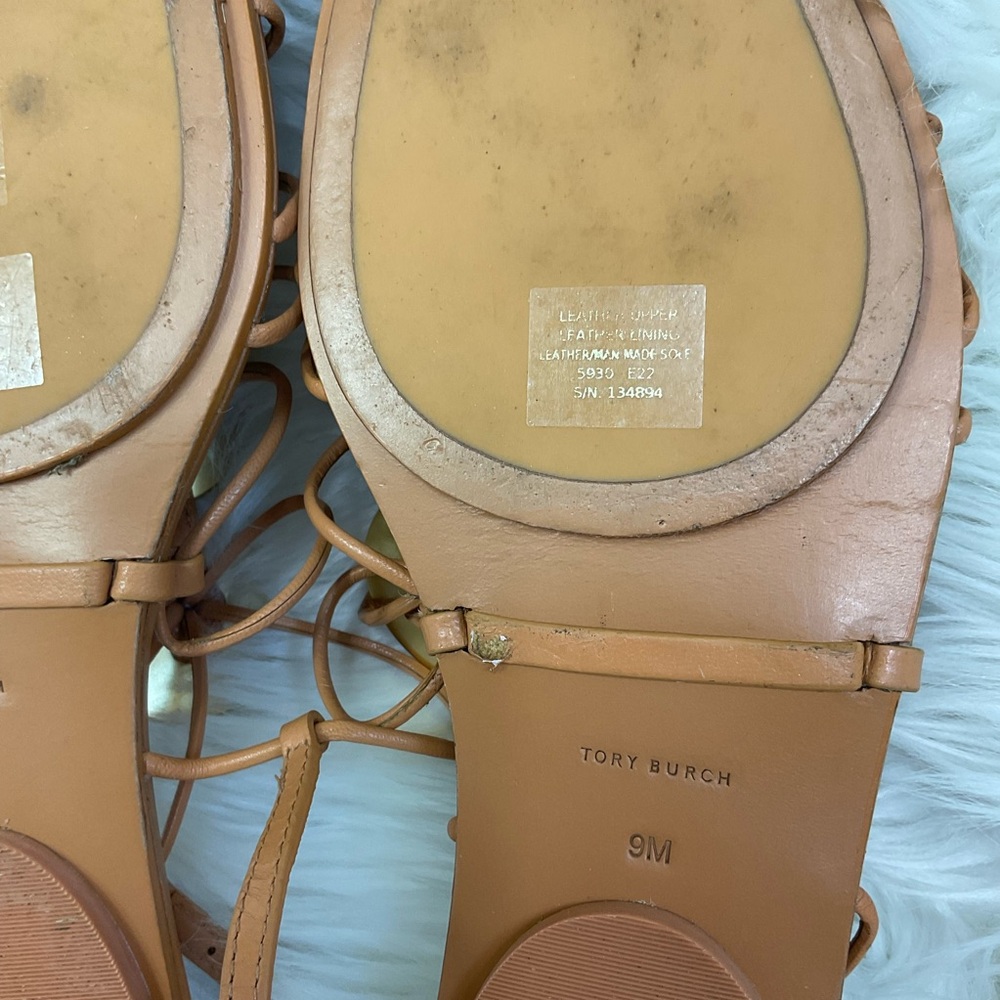 Tory Burch Camel Leather Knotted Disk Embellished Strappy Flat Sandals Size 9 - Picture 10 of 10
